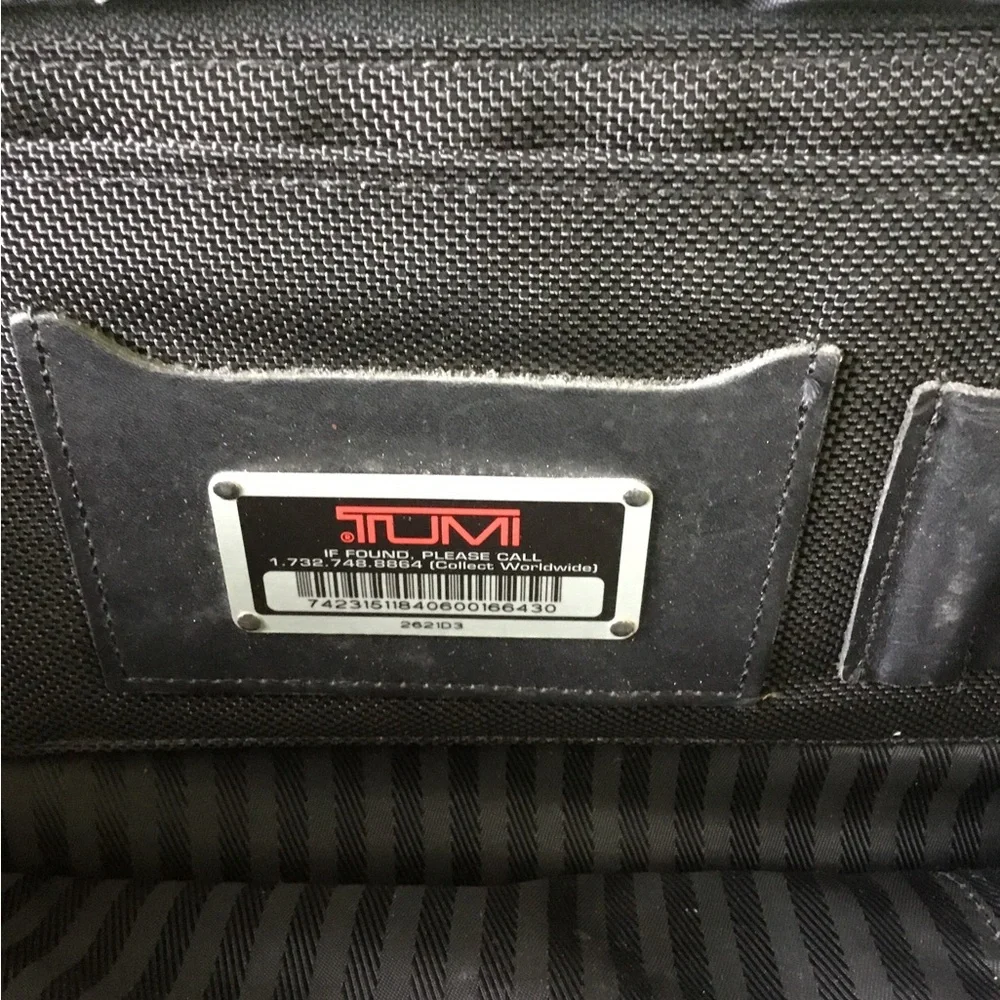 Classic Black Men's Laptop Briefcase with Multiple Front Pockets